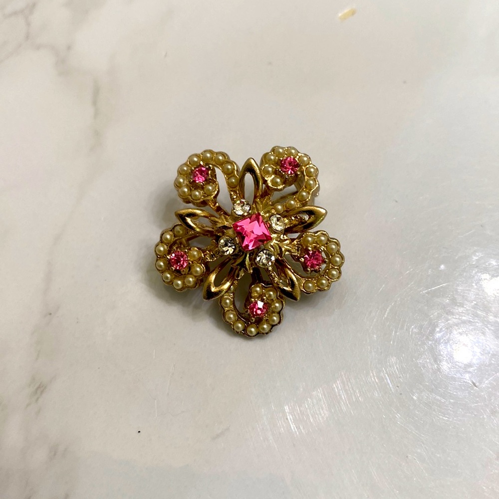 Costume Jewelery Brooch